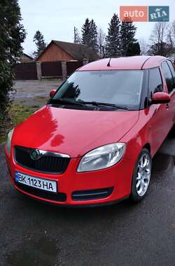 Грузовой фургон Skoda Praktik 2008 в Дубровице