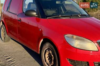 Вантажний фургон Skoda Praktik 2010 в Прилуках