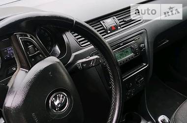 Седан Skoda Rapid 2013 в 