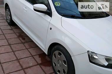 Седан Skoda Rapid 2013 в 