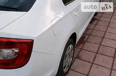 Седан Skoda Rapid 2013 в 