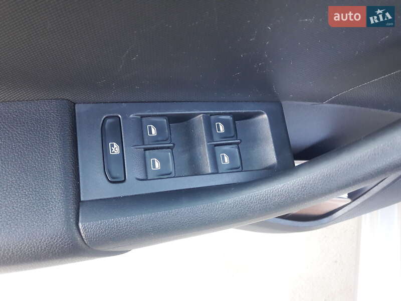 Лифтбек Skoda Rapid 2015 в Звягеле
