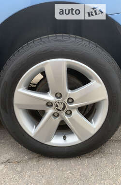 Лифтбек Skoda Rapid 2013 в 