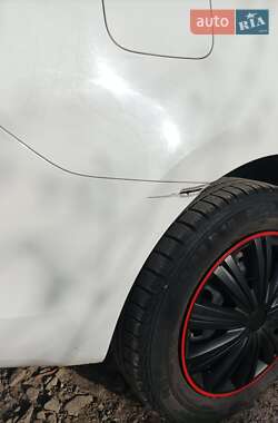 Ліфтбек Skoda Rapid 2013 в 