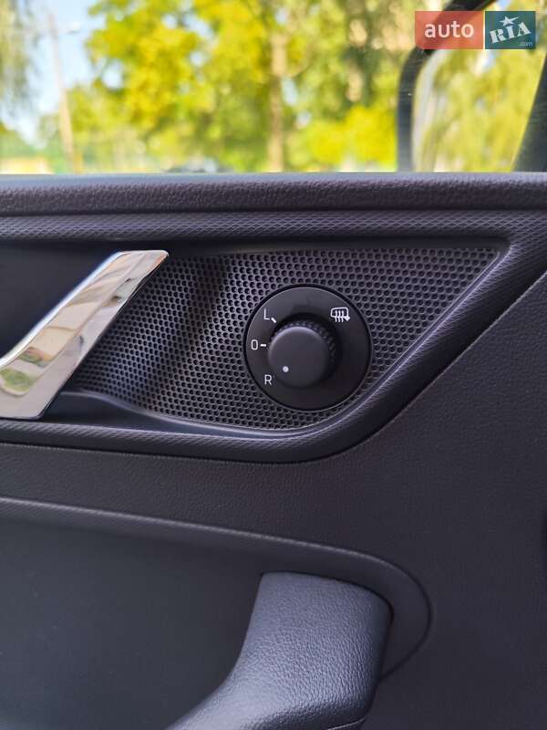 Лифтбек Skoda Rapid 2017 в Киеве фото 10 Лифтбек Skoda Rapid 2017 в Киеве