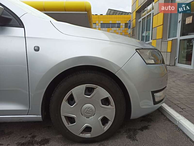 Лифтбек Skoda Rapid 2013 в Киеве