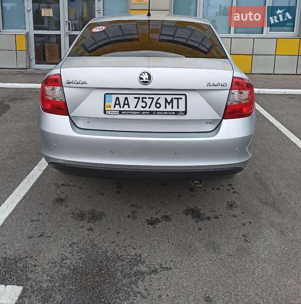 Лифтбек Skoda Rapid 2013 в Киеве