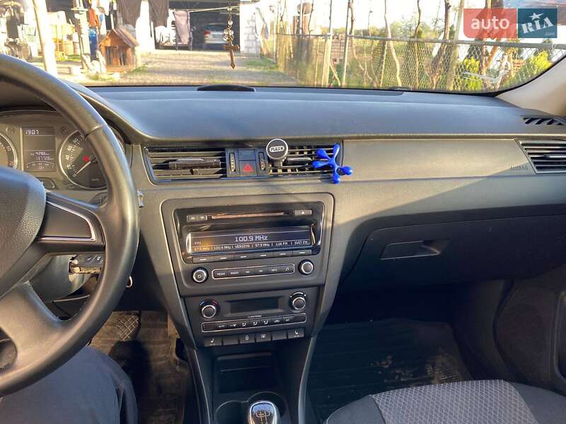 Лифтбек Skoda Rapid 2013 в Среднем