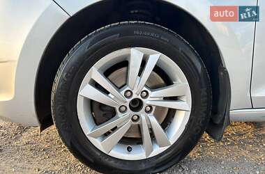 Ліфтбек Skoda Rapid 2013 в 