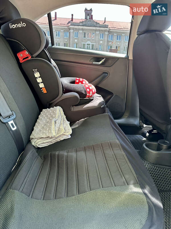 Ліфтбек Skoda Rapid 2015 в Києві