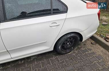 Лифтбек Skoda Rapid 2012 в 