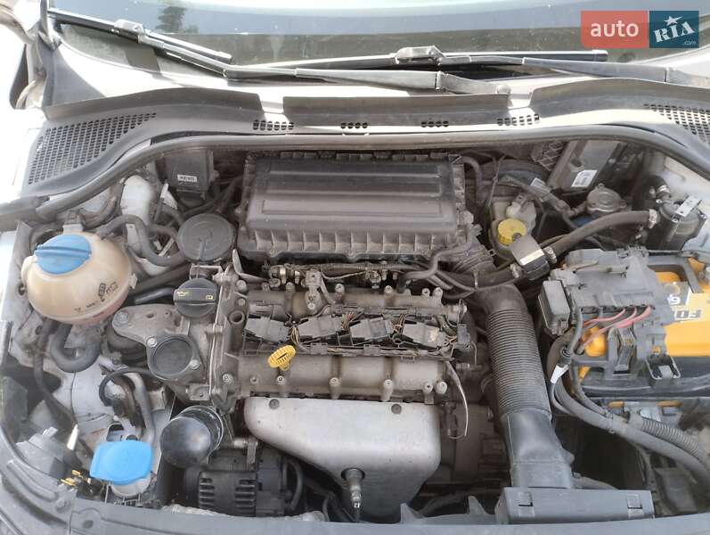 Лифтбек Skoda Rapid 2015 в Ромнах