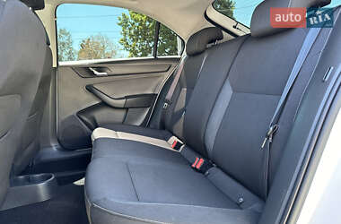 Лифтбек Skoda Rapid 2015 в 