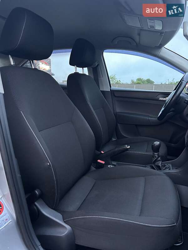 Хэтчбек Skoda Rapid 2013 в Черновцах фото 14 Хэтчбек Skoda Rapid 2013 в Черновцах