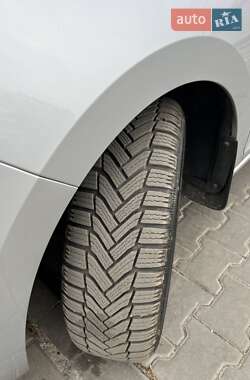 Лифтбек Skoda Rapid 2013 в 