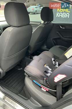 Лифтбек Skoda Rapid 2013 в 