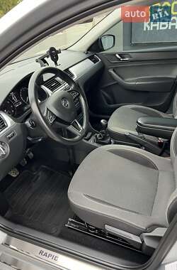 Лифтбек Skoda Rapid 2013 в 