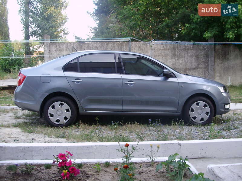 Ліфтбек Skoda Rapid 2013 в Києві фото 4 Ліфтбек Skoda Rapid 2013 в Києві