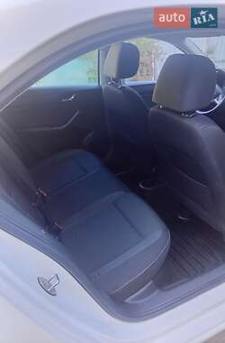 Лифтбек Skoda Rapid 2015 в 