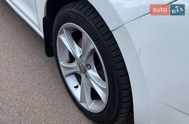 Лифтбек Skoda Rapid 2013 в 