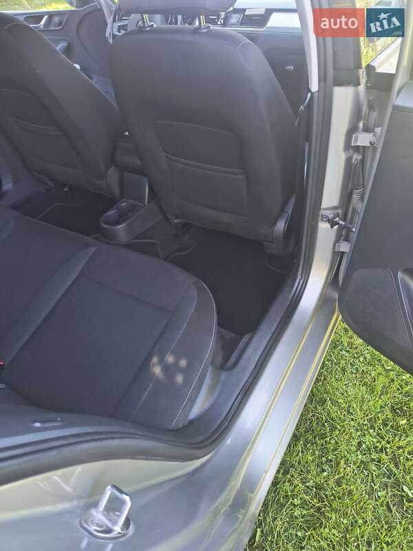 Хетчбек Skoda Rapid 2013 в Києві фото 13 Хетчбек Skoda Rapid 2013 в Києві