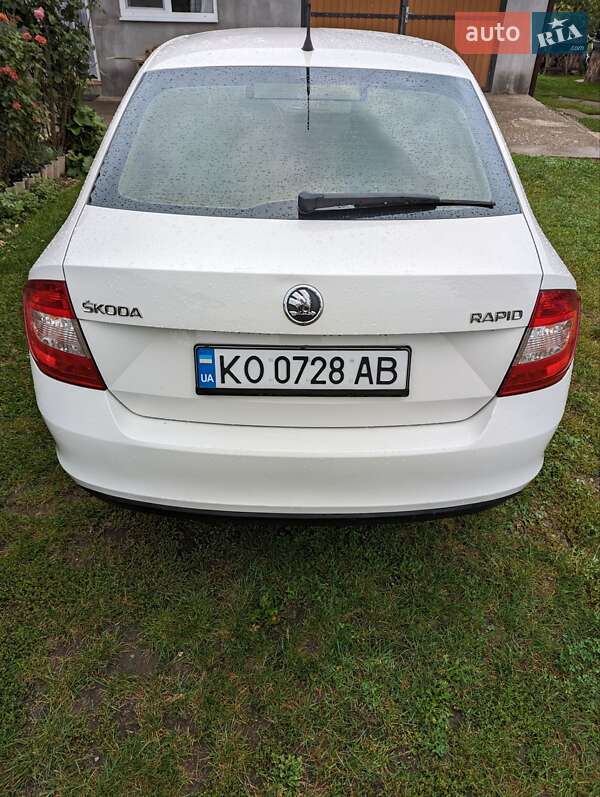 Лифтбек Skoda Rapid 2013 в Тячеве