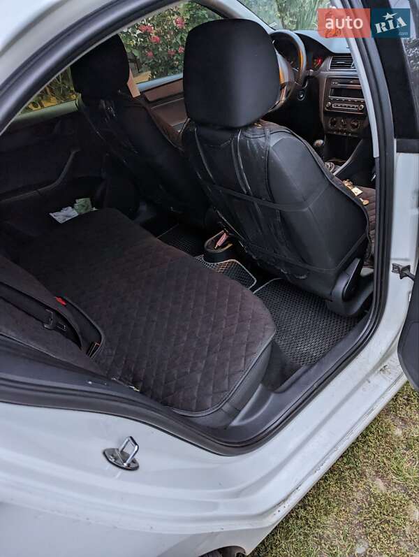 Лифтбек Skoda Rapid 2013 в Тячеве