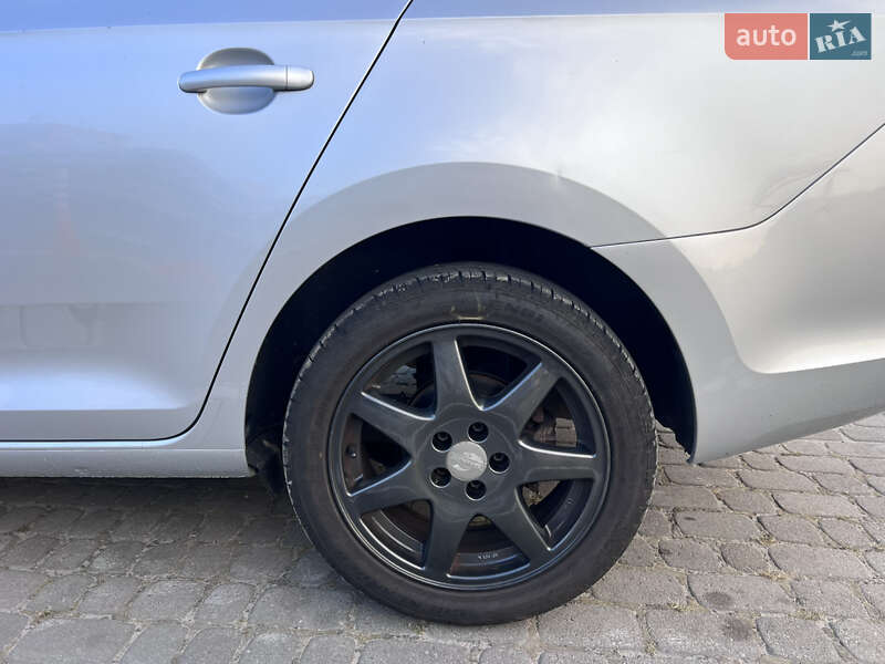 Лифтбек Skoda Rapid 2012 в Львове