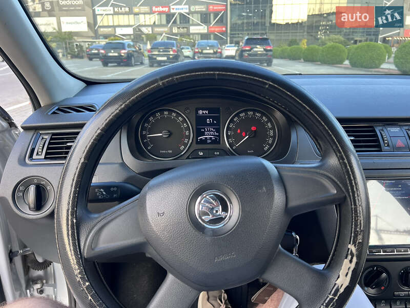 Лифтбек Skoda Rapid 2012 в Львове