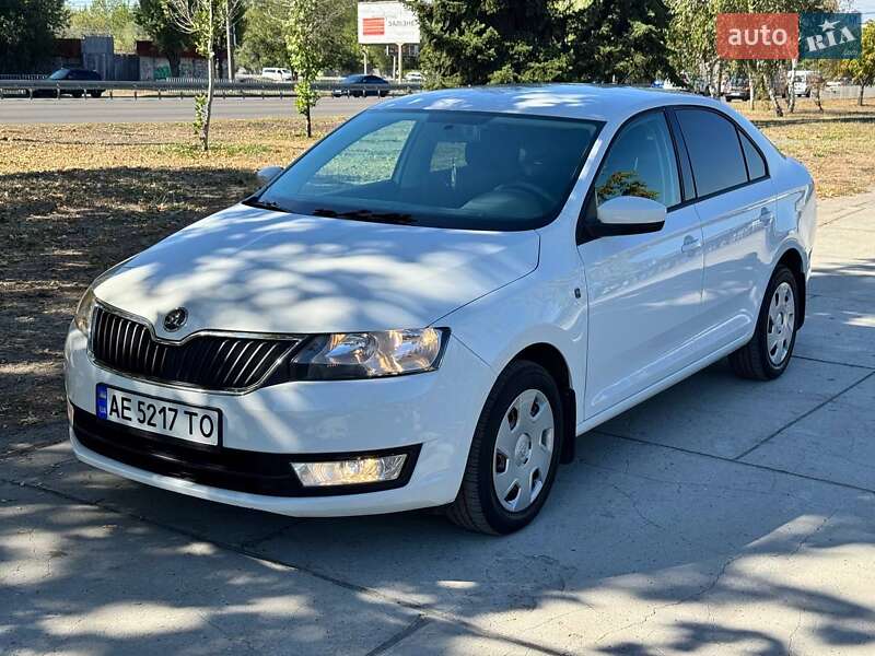 Лифтбек Skoda Rapid 2013 в Днепре