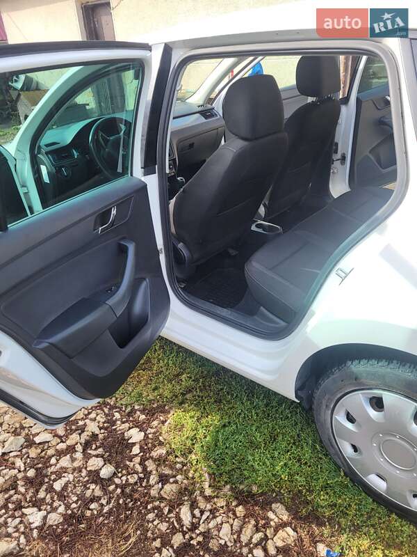 Хэтчбек Skoda Rapid 2014 в Скалате фото 10 Хэтчбек Skoda Rapid 2014 в Скалате