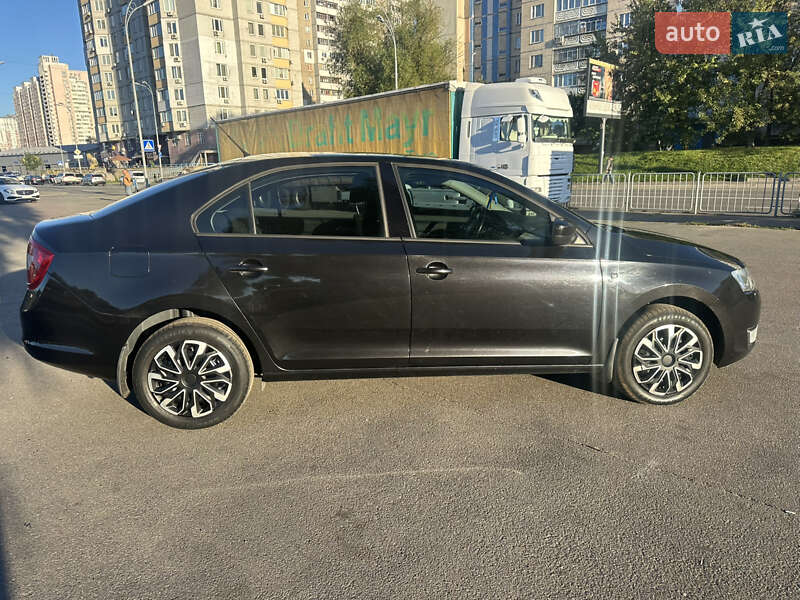Лифтбек Skoda Rapid 2015 в Киеве