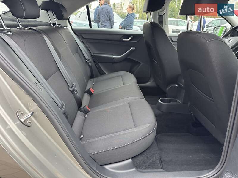Лифтбек Skoda Rapid 2015 в Киеве
