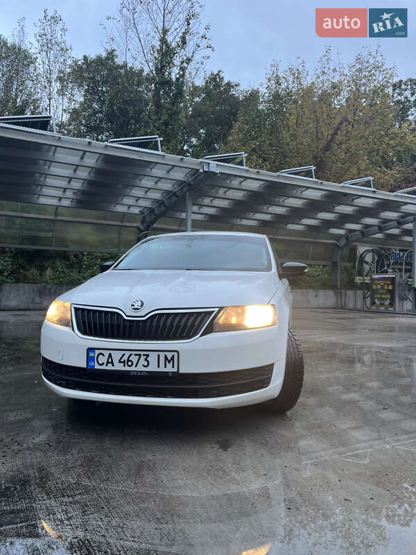 Хэтчбек Skoda Rapid 2015 в Киеве фото 3 Хэтчбек Skoda Rapid 2015 в Киеве