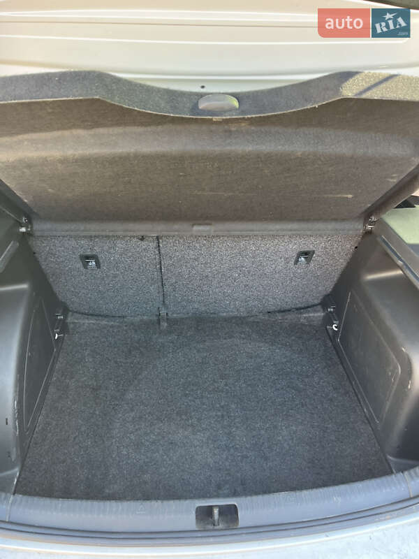 Хэтчбек Skoda Rapid 2015 в Киеве фото 16 Хэтчбек Skoda Rapid 2015 в Киеве