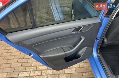 Лифтбек Skoda Rapid 2013 в 