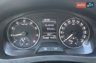 Ліфтбек Skoda Rapid 2015 в  фото 18 Ліфтбек Skoda Rapid 2015 в