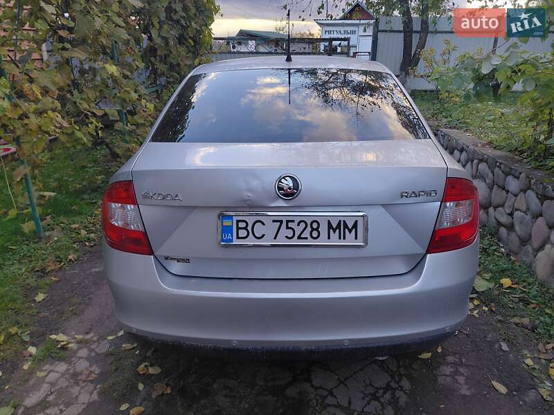 Хэтчбек Skoda Rapid 2014 в Львове