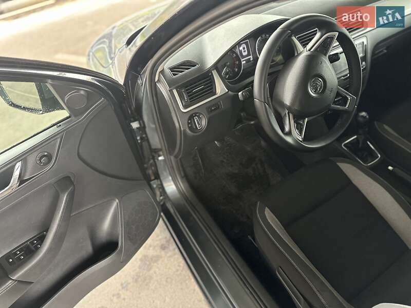 Лифтбек Skoda Rapid 2017 в Киеве