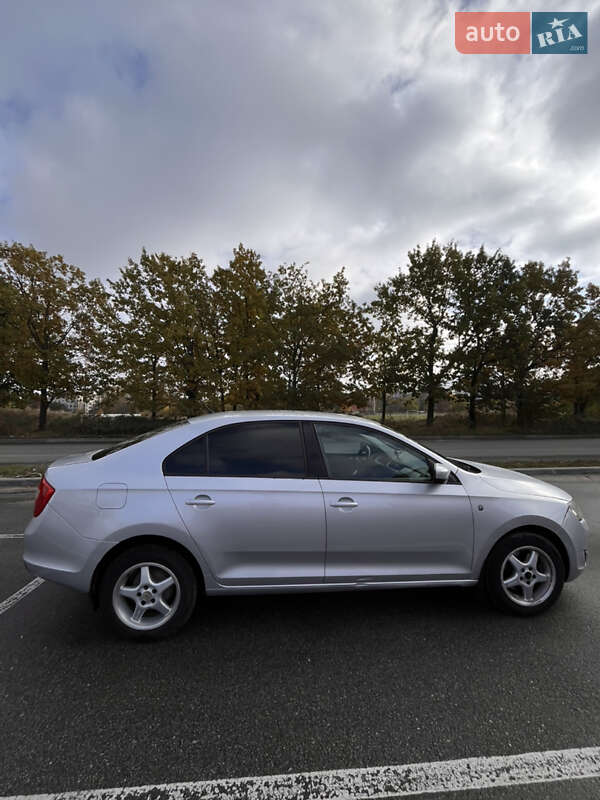 Лифтбек Skoda Rapid 2015 в 