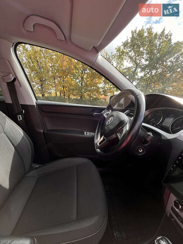 Лифтбек Skoda Rapid 2015 в Кропивницком