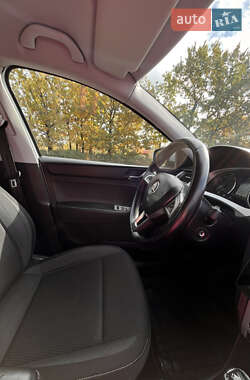 Лифтбек Skoda Rapid 2015 в 