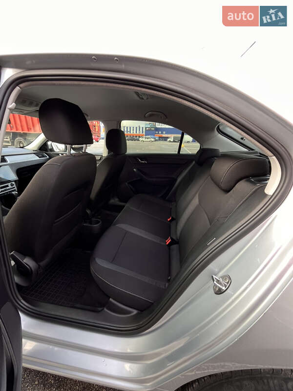Лифтбек Skoda Rapid 2015 в Кропивницком
