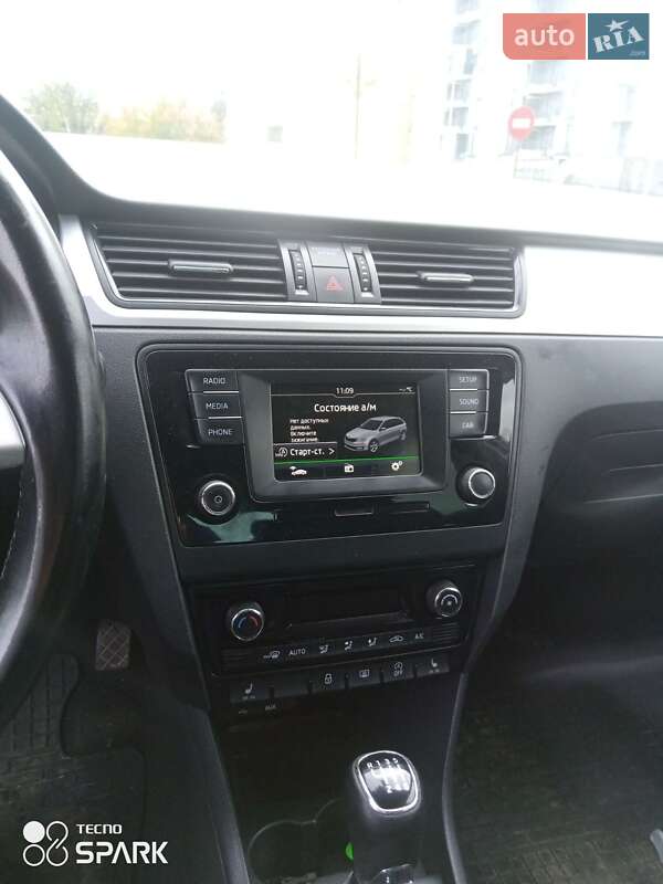 Хетчбек Skoda Rapid 2015 в Івано-Франківську