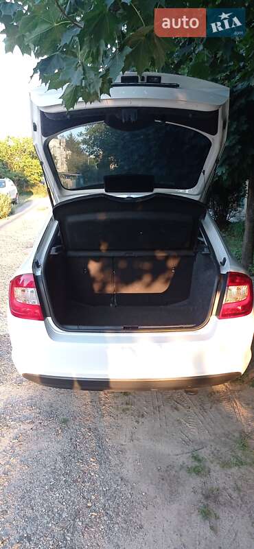 Лифтбек Skoda Rapid 2013 в Харькове фото 3 Лифтбек Skoda Rapid 2013 в Харькове