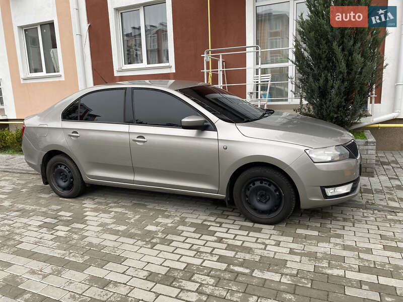 Лифтбек Skoda Rapid 2013 в Киеве
