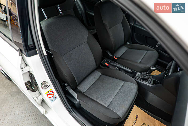 Седан Skoda Rapid 2018 в Киеве фото 14 Седан Skoda Rapid 2018 в Киеве