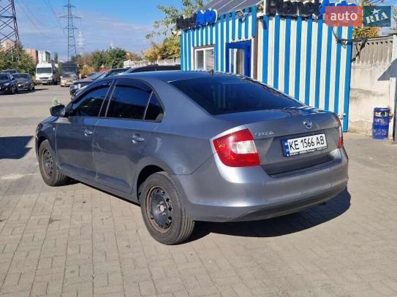 Хэтчбек Skoda Rapid 2013 в Днепре