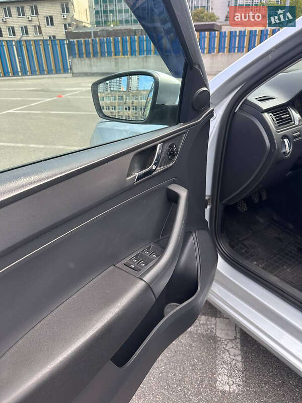 Ліфтбек Skoda Rapid 2015 в Києві фото 18 Ліфтбек Skoda Rapid 2015 в Києві