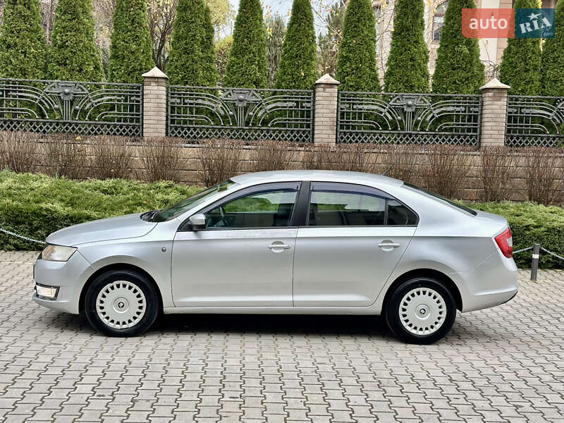 Лифтбек Skoda Rapid 2013 в Черновцах